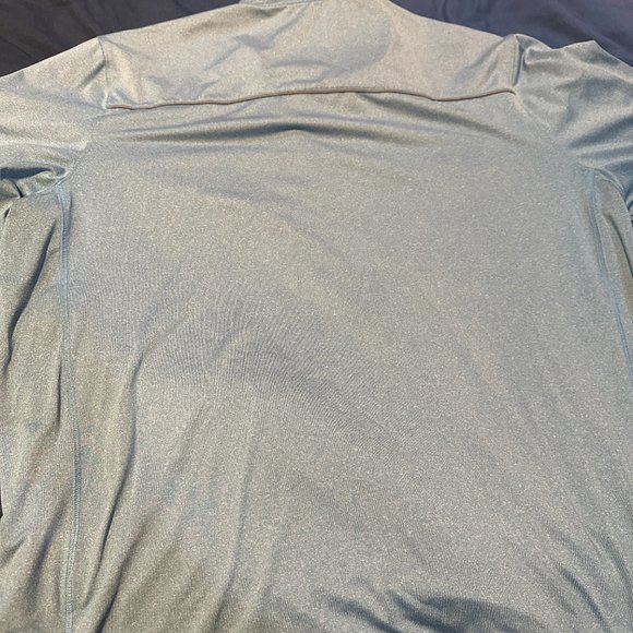 Two Johnnie-O 1/4 Zips - XL - Picture 2 of 7